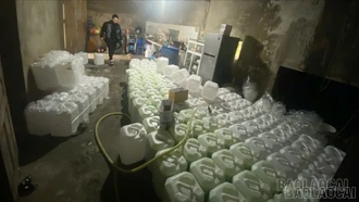 Phát hiện và xử lý cơ sở kinh doanh 880 lít rượu hương cốm không rõ nguồn gốc