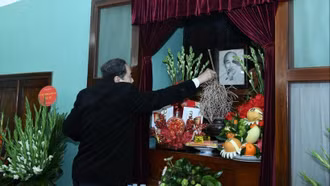 Chủ tịch Quốc hội Trần Thanh Mẫn dâng hương tưởng nhớ Chủ tịch Hồ Chí Minh tại Nhà 67