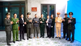 Công an tỉnh Lào Cai khánh thành và bàn giao nhà tình nghĩa cho thân nhân liệt sĩ