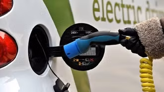 Quốc gia châu Phi tiên phong 'xanh hóa' đội xe công