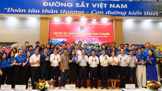 Chuyến tàu thanh niên với hành trình về nguồn: Đi để yêu thêm đất nước anh hùng