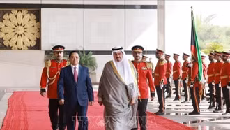 Thủ tướng Nhà nước Kuwait chủ trì lễ đón Thủ tướng Phạm Minh Chính