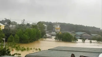Thành phố Huế: Nhiều khu vực ở Phong Điền ngập sâu đến 5 m