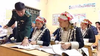 Lớp học thắp sáng ước mơ nơi biên cương A Mú Sung