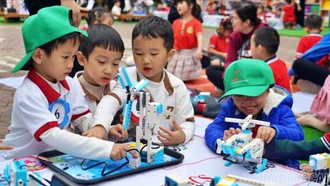 Hấp dẫn Ngày hội STEM – Robotics tại Trường Mầm non Hoa Ban