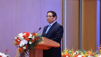 Thủ tướng đề nghị Nhật Bản đồng hành trong các ngành công nghiệp chiến lược