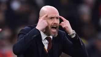 HLV Erik ten Hag bị sa thải sau 2 vòng đấu