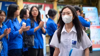 Vì sao điểm chuẩn các trường khối ngành y dược giảm mạnh?