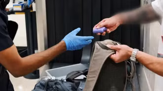 Singapore mở chiến dịch thu giữ thuốc lá điện tử