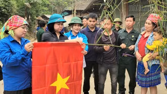 Ủy ban MTTQ Việt Nam xã Văn Chấn tổ chức “Ngày thứ 7 cùng dân” tại thôn Pang Cáng