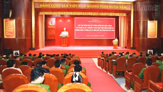 Công an tỉnh tổ chức tập huấn hướng dẫn kỹ năng lái xe gắn máy an toàn cho học sinh