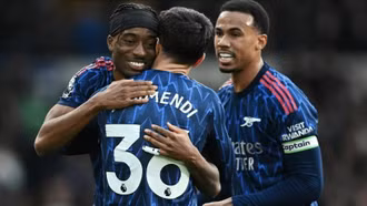 Premier League: Arsenal thắng "hủy diệt", Chelsea và Liverpool vượt M.U