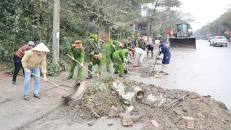 Gắn kết từ mô hình “Ngày cuối tuần cùng dân” ở xã Yên Bình
