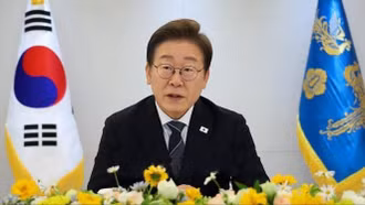 Tổng thống Hàn Quốc yêu cầu điều tra về việc đối xử bất công với lao động nước ngoài