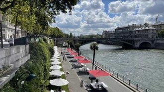 Pháp: Người dân Paris lại được giải nhiệt ở sông Seine sau một thế kỷ