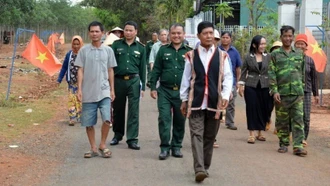 Tuyên truyền vận động đồng bào tôn giáo, dân tộc thiểu số tích cực tham gia bầu cử