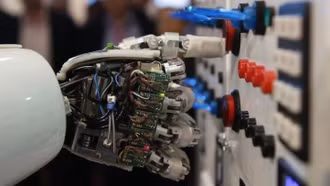 UAE giới thiệu mô hình AI cạnh tranh với OpenAI và DeepSeek