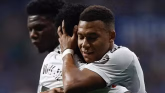 La Liga: Real Madrid và Barcelona đua tranh ngôi đầu bảng