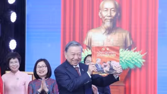 Nhà xuất bản Thông tấn ra mắt ba cuốn sách ảnh chào mừng Đại hội XIV của Đảng