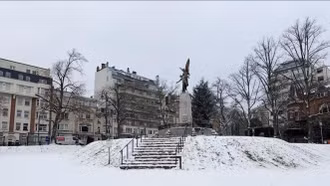 Châu Âu chật vật trong băng tuyết, ít nhất 8 người thiệt mạng