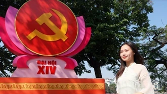 Hà Nội rực rỡ cờ hoa, khẩu hiệu chào mừng Đại hội lần thứ XIV của Đảng