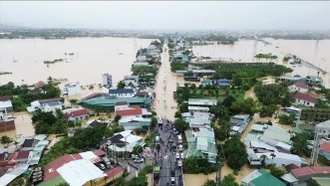 Mưa lớn tiếp diễn ở nhiều tỉnh miền Trung, cảnh báo lũ quét, sạt lở đất