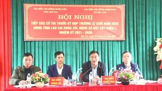 Tổ đại biểu số 14 HĐND tỉnh tiếp xúc cử tri tại xã Bát Xát