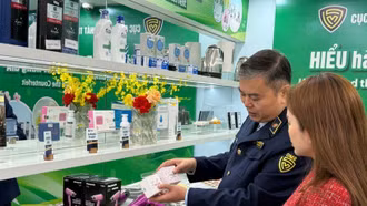 Trưng bày trên 500 sản phẩm giúp người tiêu dùng hiểu hàng thật, tránh hàng giả