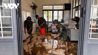 Quân đội hỗ trợ các bệnh viện ở Gia Lai ngay khi lũ rút