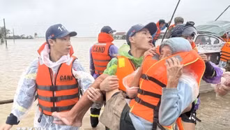 Đắk Lắk tập trung mọi nguồn lực ứng cứu người dân vùng lũ