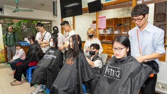Ngày hội hiến tóc hỗ trợ bệnh nhi ung thư