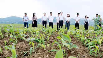 Đoàn công tác số 10 của Ban Thường vụ Tỉnh ủy làm việc với Ban thường vụ Đảng ủy xã Quy Mông 