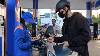 Giá xăng tăng nhẹ, giá dầu tiếp tục giảm từ chiều 21/8