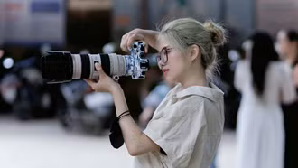 Những công việc giúp giới trẻ "hái ra tiền" dịp Tết