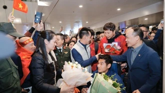 Đội tuyển U23 Việt Nam về nước trong sự chào đón nồng nhiệt của người hâm mộ