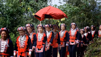 Tôn trọng bản sắc văn hóa dân tộc thiểu số