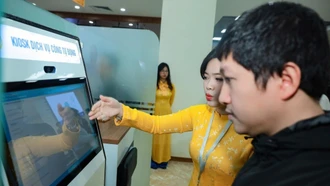 Dịch vụ công trực tuyến mở lối thoát “nghèo thông tin” cho người dân