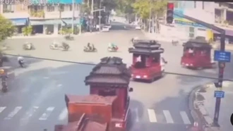Xe tang có được phép vượt đèn đỏ không?