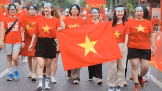 Xác lập kỷ lục số người mặc áo Cờ đỏ Sao vàng nhiều nhất trong một giải marathon