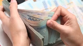 Chi trả gộp 2 tháng lương và trợ cấp xã hội để người dân vui xuân, đón Tết