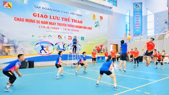 Hơn 300 vận động viên tham gia giao lưu thể thao nhân kỷ niệm 55 năm ngày truyền thống ngành hóa chất