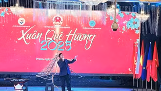 Nghệ sĩ Việt khơi dậy niềm tự hào dân tộc tại châu Âu với âm nhạc truyền thống