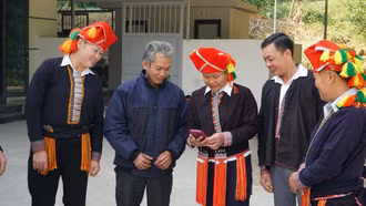 Tiếp cận thông tin - giảm nghèo bền vững