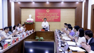 Đồng chí Trịnh Việt Hùng - Bí thư Tỉnh ủy, Chủ tịch HĐND tỉnh chủ trì phiên họp thống nhất dự thảo nội dung, chương trình Kỳ họp thường lệ cuối năm 2025 của HĐND tỉnh