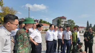 Phó Chủ tịch UBND tỉnh Lào Cai kiểm tra công tác chuẩn bị bắn pháo hoa đêm giao thừa tại phường Lào Cai