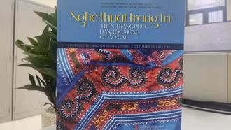Nghệ thuật trang trí trên trang phục dân tộc Mông ở Lào Cai