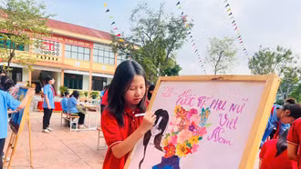 Hơn 1.000 học sinh làm thiệp tranh "Tri ân người phụ nữ tôi yêu".