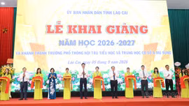 Phó Bí thư Tỉnh ủy, Chủ tịch Ủy ban MTTQ Việt Nam Nguyễn Thế Phước dự lễ khánh thành và khai giảng năm học mới tại Trường Phổ thông nội trú TH&THCS A Mú Sung