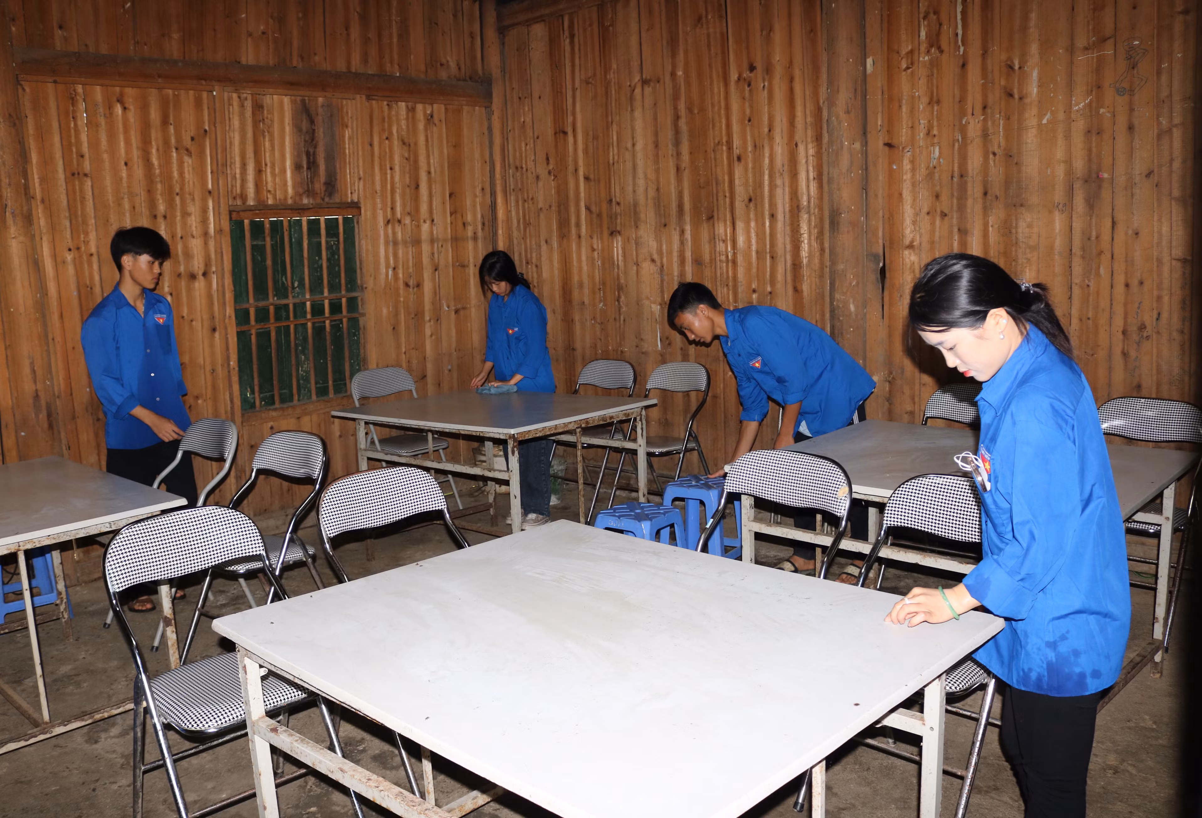 Huyện đoàn Si Ma Cai triển khai mô hình bữa ăn thanh niên, hỗ trợ thí sinh 2 điểm thi trên địa bàn huyện Si Ma Cai.jpg