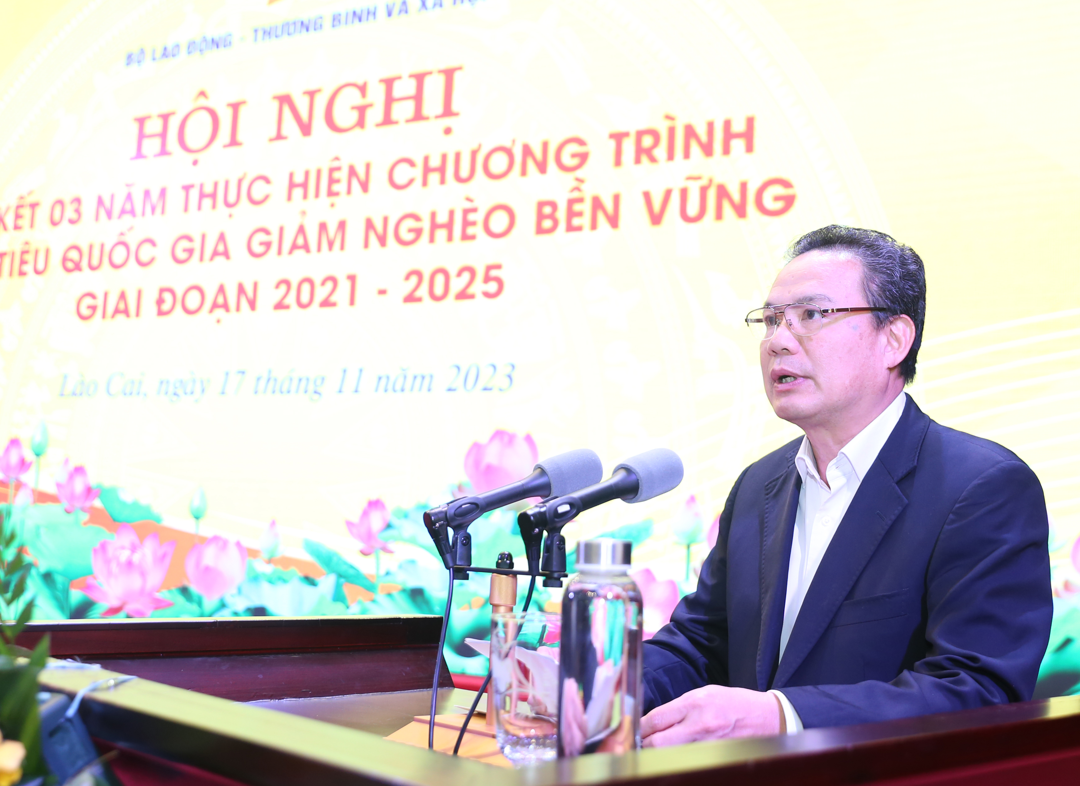 Thứ trưởng Bộ Lao động - Thương binh và Xã hội Lê Văn Thanh phát biểu khai mạc hội nghị. 1.jpg